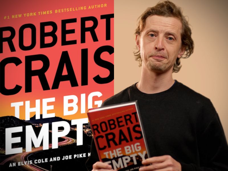 Bibliotekets litteraturformidler Philip holder bogen "The Big Empty"